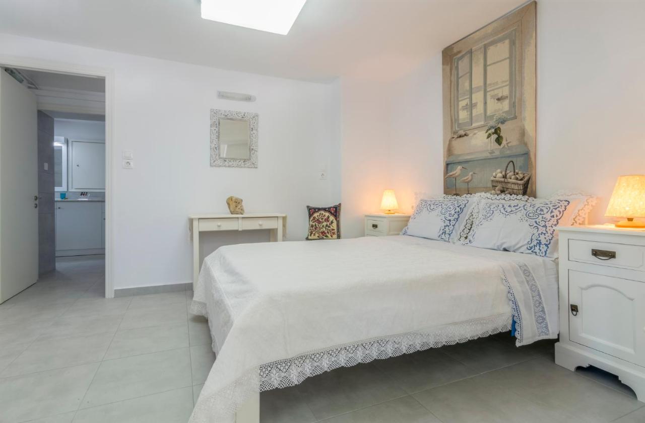Kourita Garden Apartment With Sea View Near To The Port Of Milos Adamantas (Milos) Exterior foto