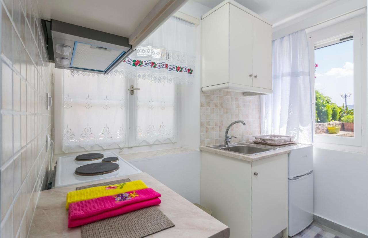 Kourita Garden Apartment With Sea View Near To The Port Of Milos Adamantas (Milos) Exterior foto